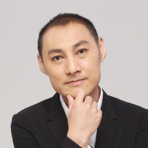 于小伟个人资料图片,光影交织下的青春追梦人