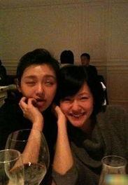 小s当众挤奶照片