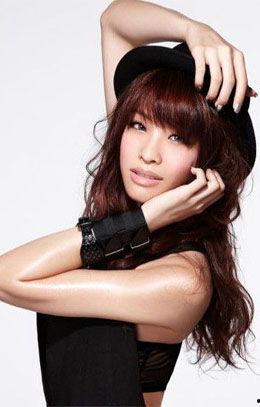 袁咏琳资料个人资料,才华横溢的音乐才女，从校园歌手到乐坛新星的蜕变之路